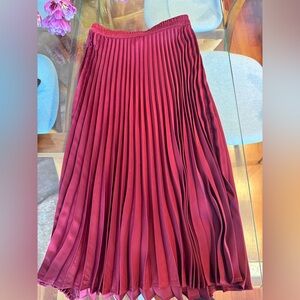 Women's Pleated Midi Skirt in Burgundy